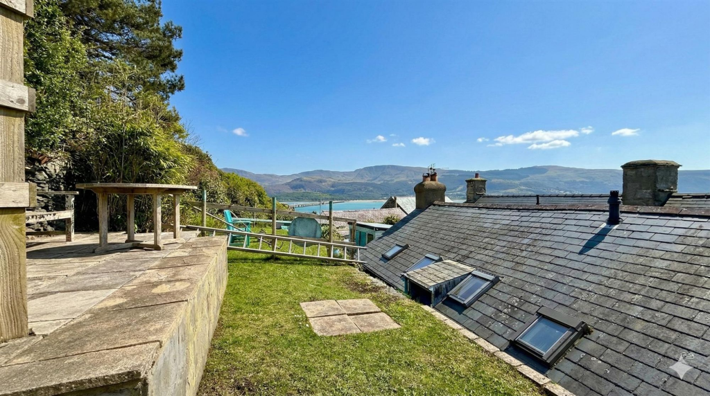 Barmouth, LL42 photo 3