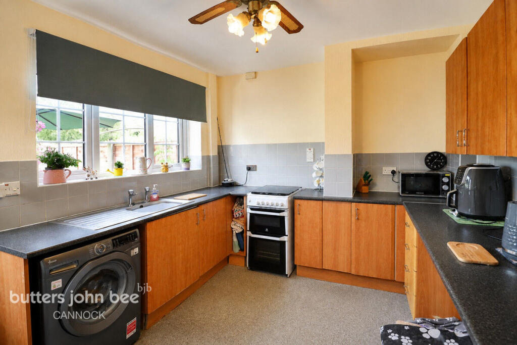 House in Wolverhampton, Bushbury - View 5