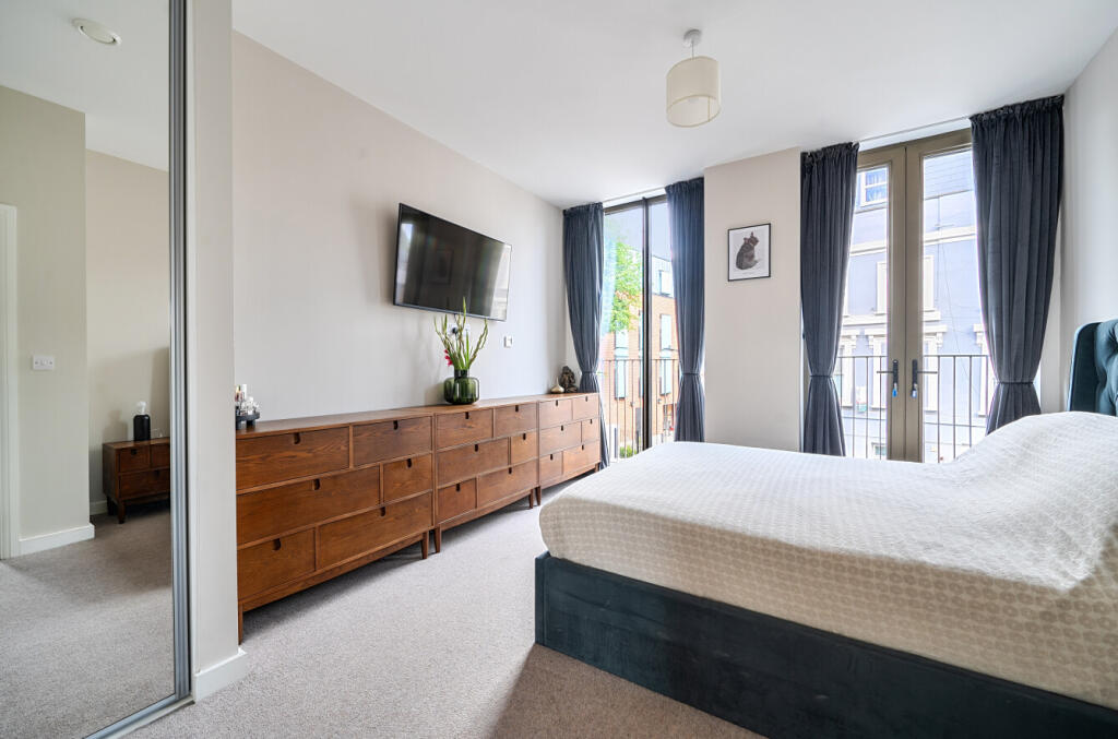 Apartment in London - More