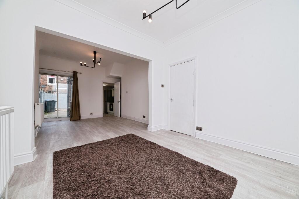 House in Hull, Kingston upon Hull - View 4