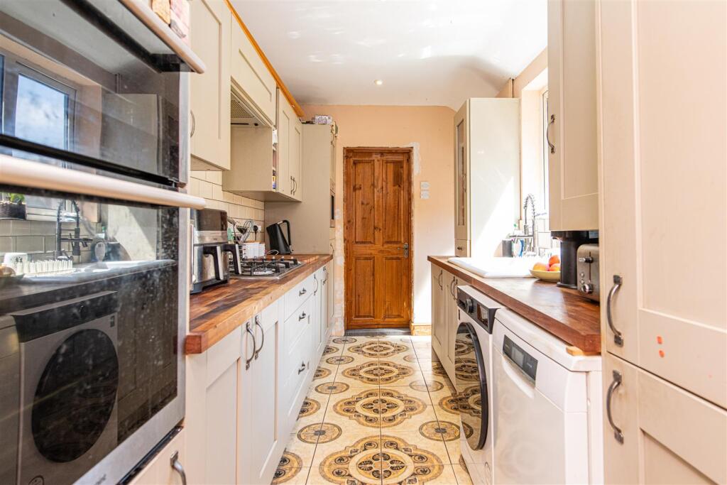 House in Burton Latimer - View 3