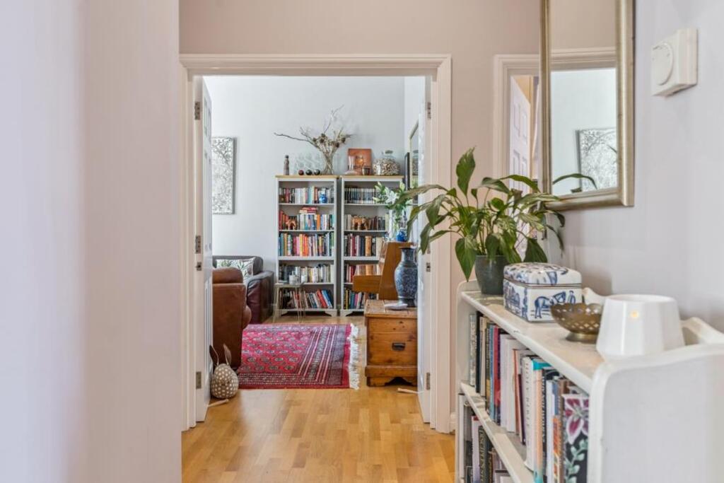 Additional image 8 of Beningfield Drive, London Colney, AL2