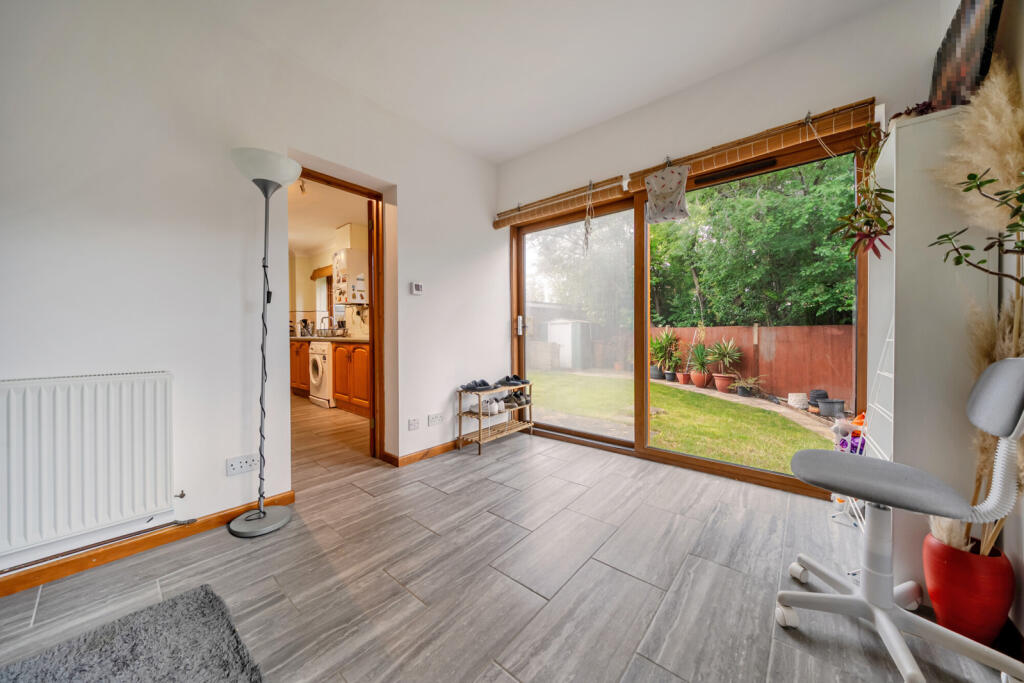 House in Sidcup, Blackfen - More