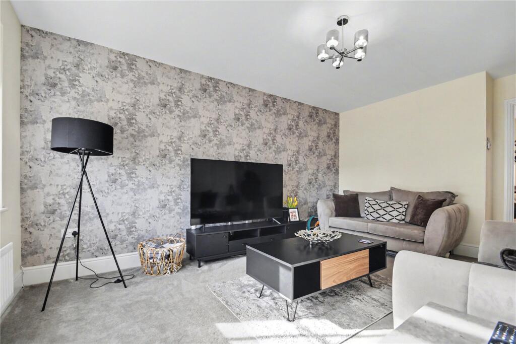 Raven Gardens, Droitwich Spa, Worcestershire, WR9 photo 4