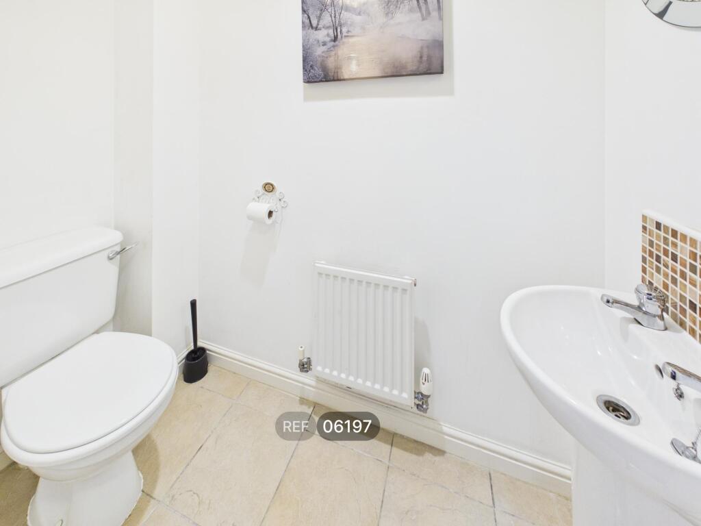 House in Wakefield - View 5