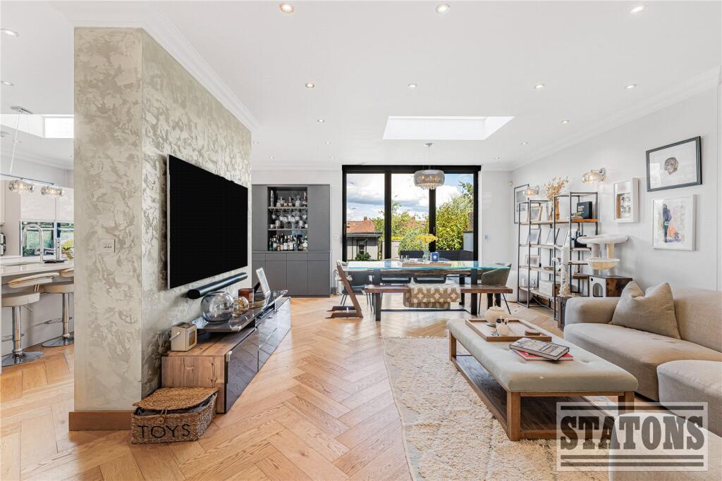 House in London, Oakleigh Park, Brunswick Park - View 4