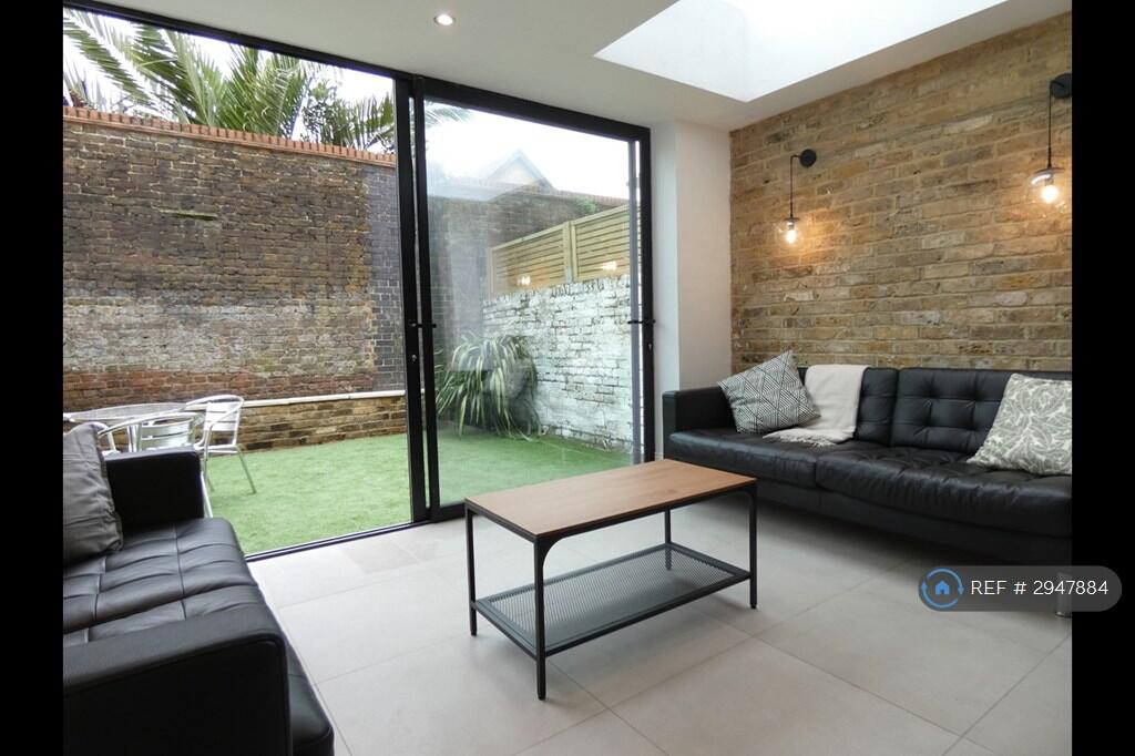 Main image of property: Henshaw Street, London, SE17