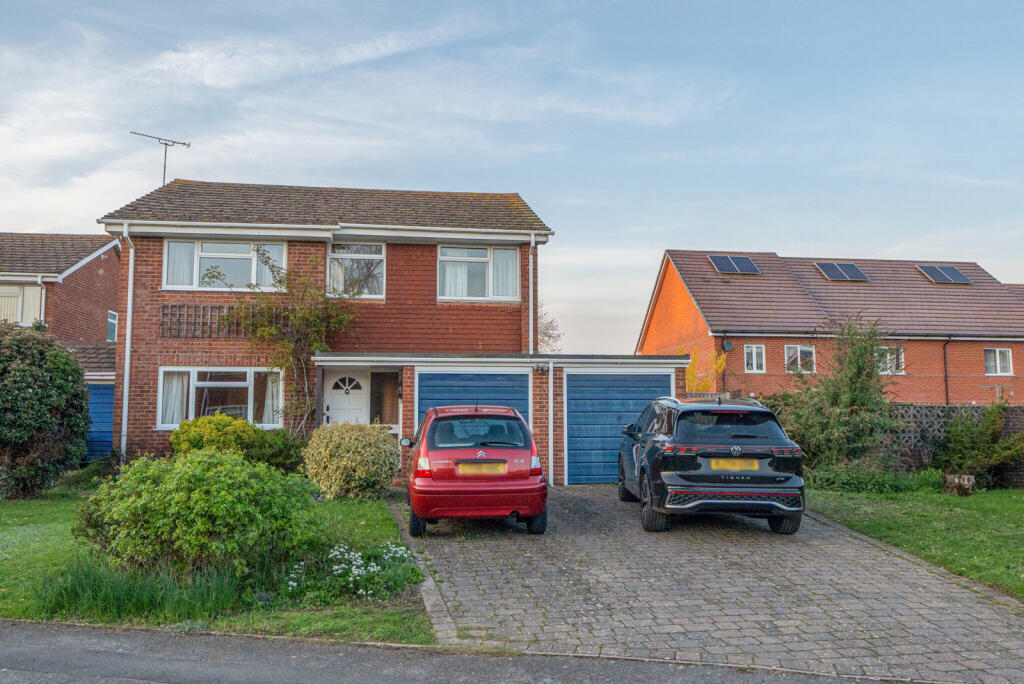 Main image of property: Elizabeth Rout Close, Spencers Wood, Reading, Berkshire, RG7