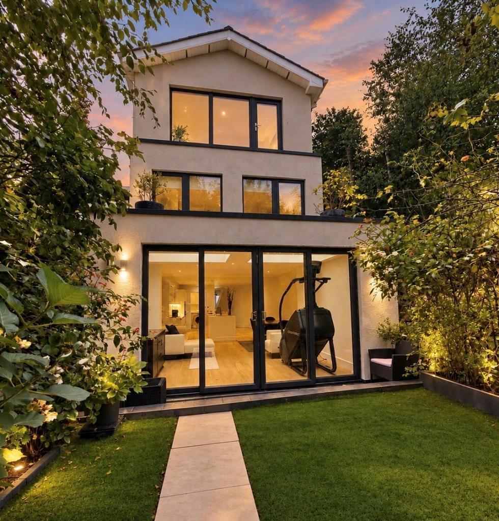 Main image of property: 93 Waterloo Lane, Ballsbridge, Dublin 4, D04 C4A3