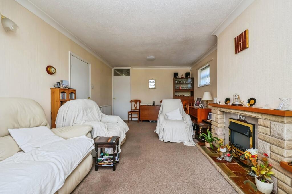 House in Ashfield, Hucknall - View 4