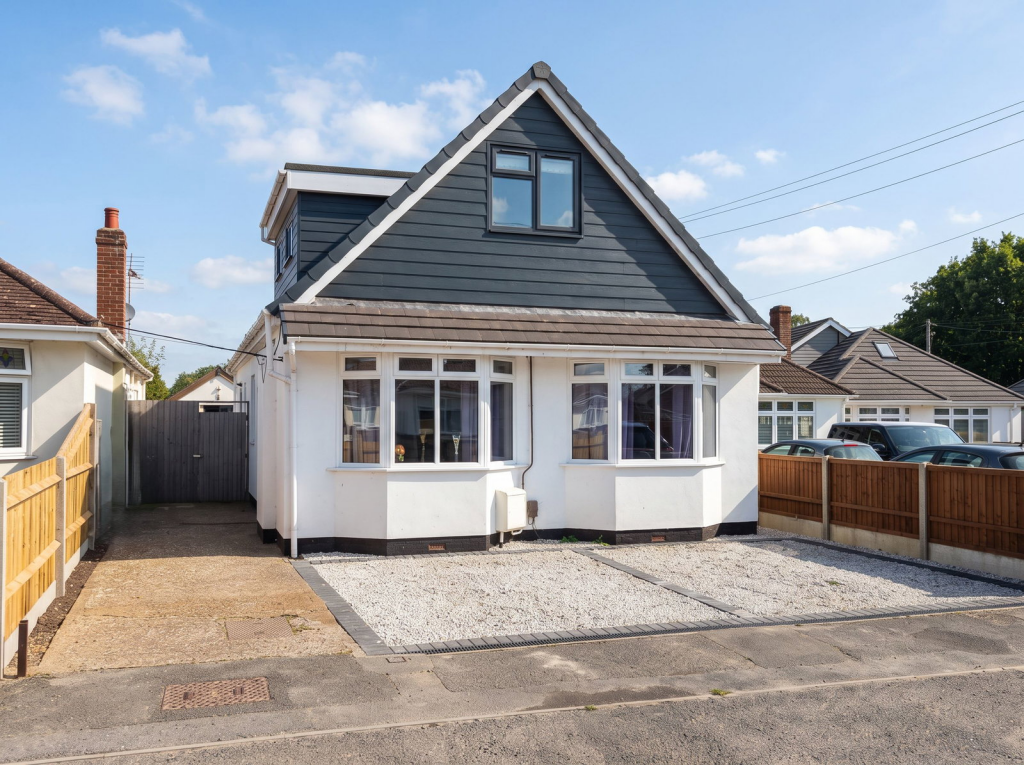 4-bed house on Downs Park Avenue, Eling, SO40, £550,000
