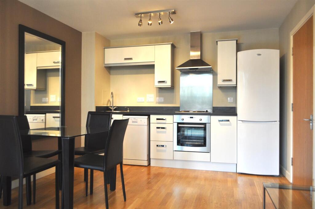 Apartment in Twickenham - View 4