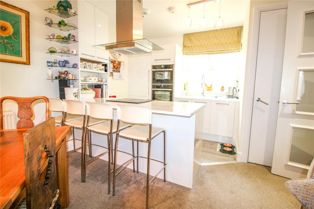 Apartment in Cotswold, Stratton, Cirencester - View 2