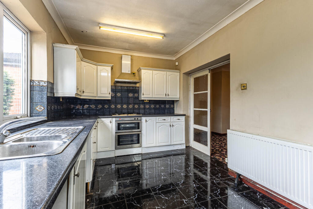 Brentlea Avenue, Thornes, WF2 photo 3