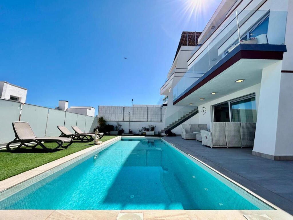 Main image of property: Valencia, Alicante, Villamartin