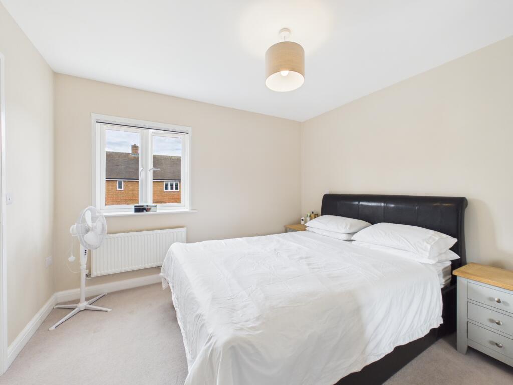 House in Basingstoke and Deane, Bramley - More