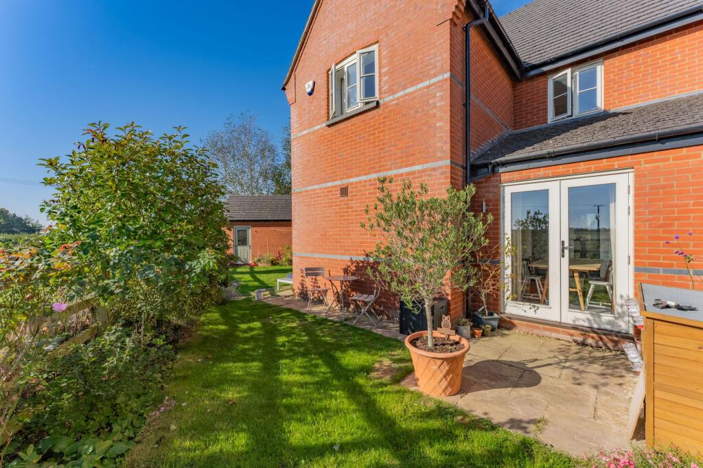 House in Northampton - View 4