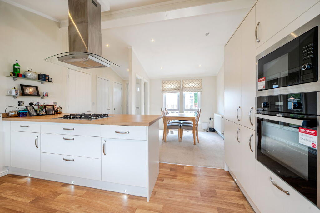 Forest Edge Court, Great Hockham, Nr Thetford, Norfolk, IP24 1FQ photo 4