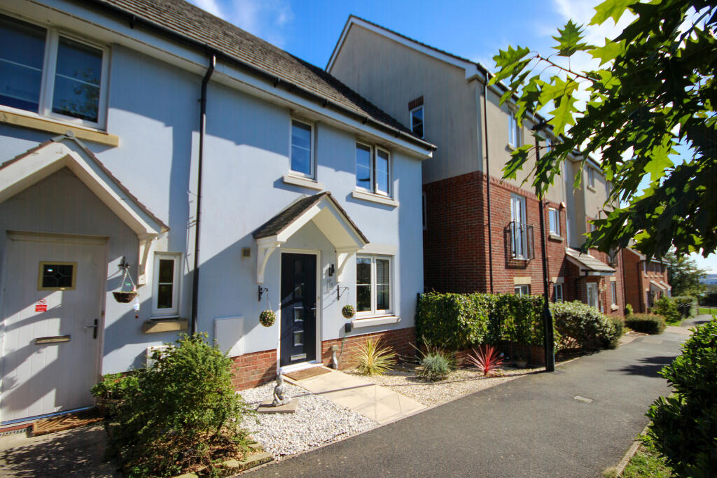 Main image of property: Captains Parade, East Cowes,