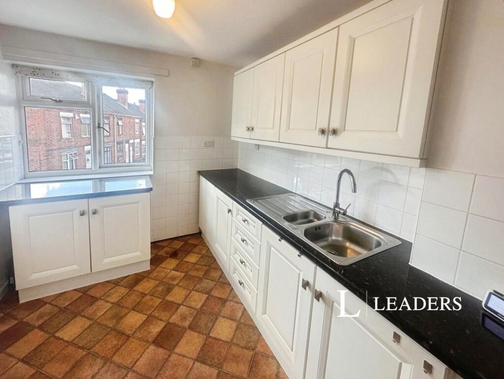 House in Stoke-on-Trent - View 4