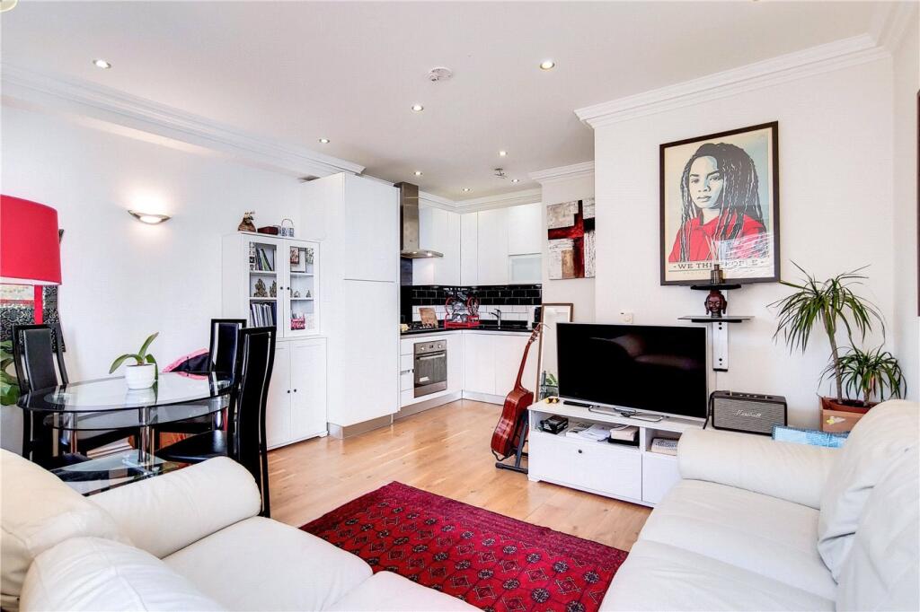 Mackenzie Road, Islington, London, N7 photo 2