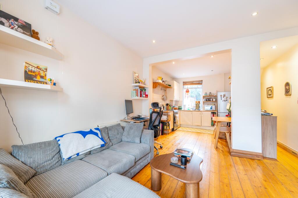 Apartment in London, Brondesbury Park, Harlesden - View 4
