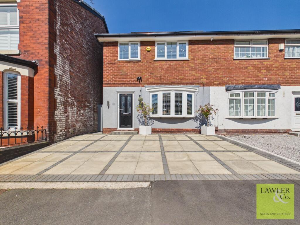 Main image of property: Lodge Lane, Hyde, Greater Manchester, SK14 4JU