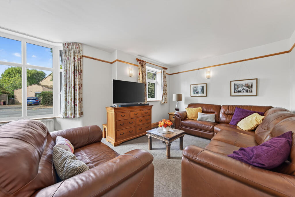 House in Oundle, North Northamptonshire - View 4
