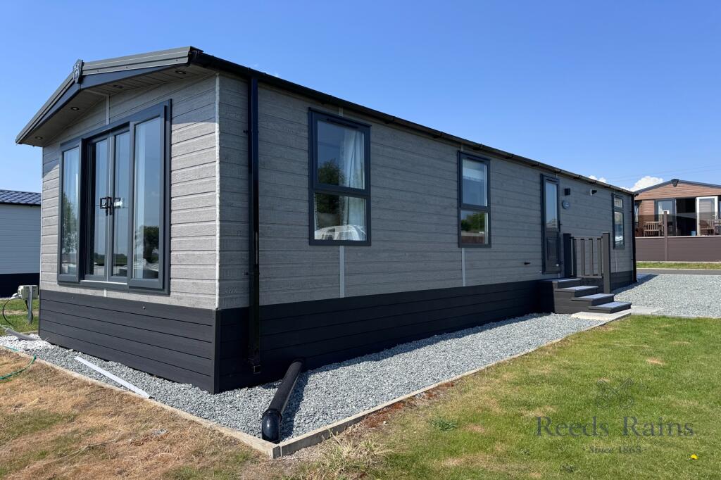 Main image of property: Cliffe Meadows Turnham Lane, Cliffe, Selby, North Yorkshire, YO8