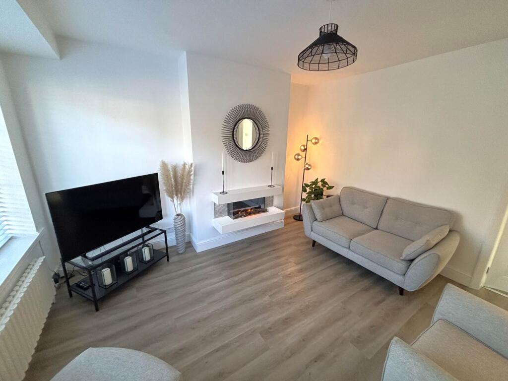 House in Oldham, Greater Manchester - More