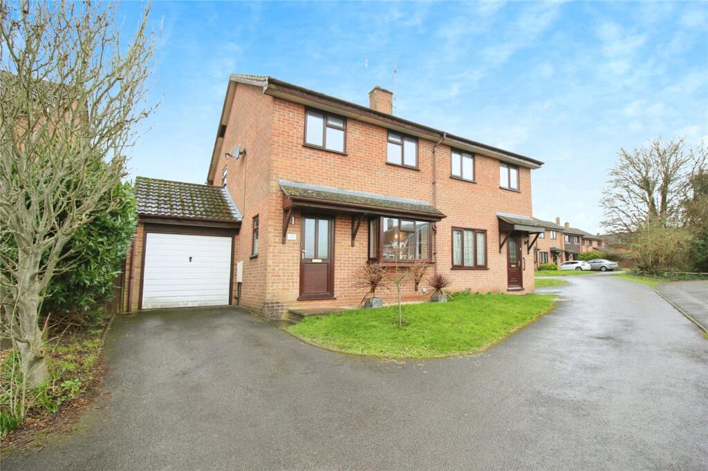 Main image of property: Five Acre, Tilehurst, Reading, RG31