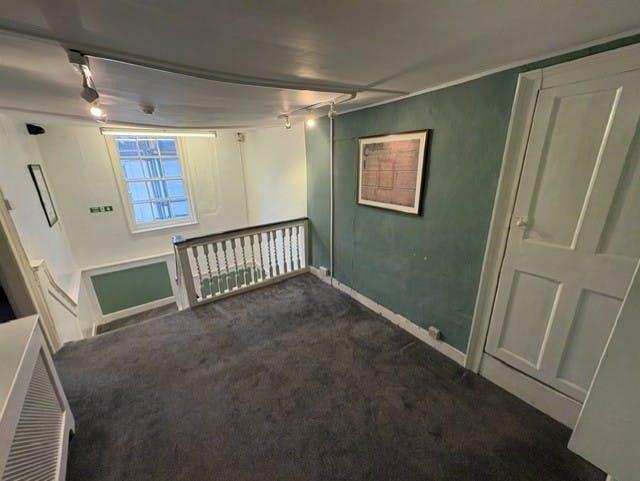 28415105-30b5-4328-9896-2c3ec7410ac0.jpg