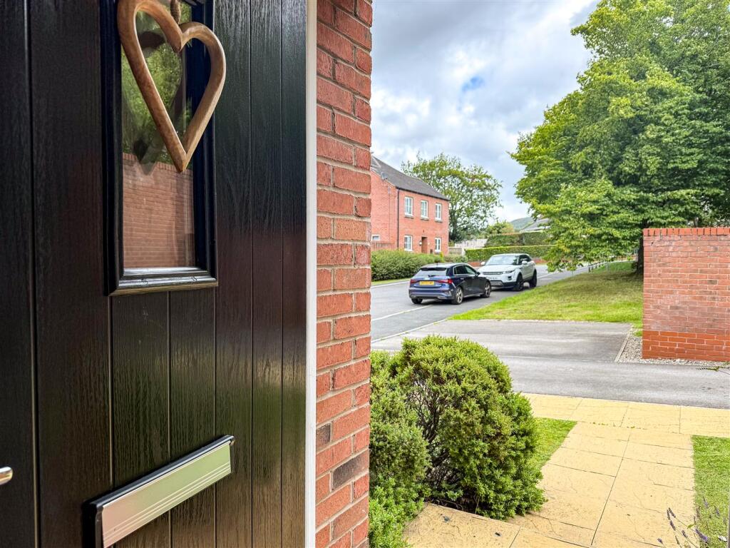 Eiger Close, Biddulph photo 2
