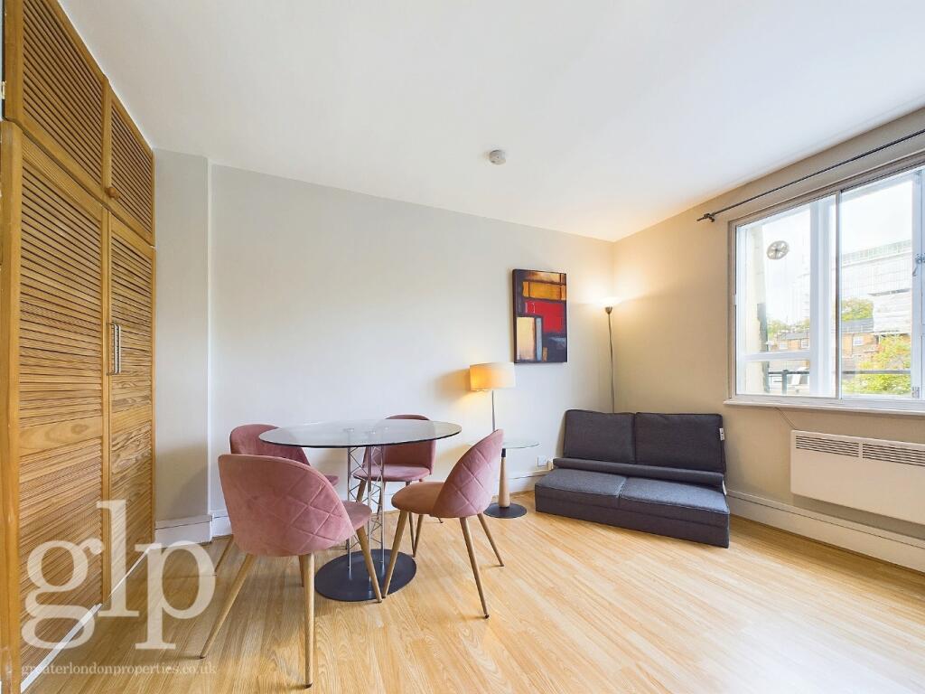 Studio flat for rent