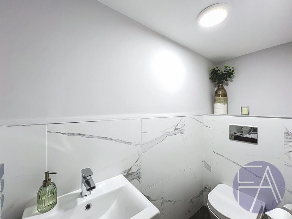 House in Sefton, Liverpool City Region - View 5