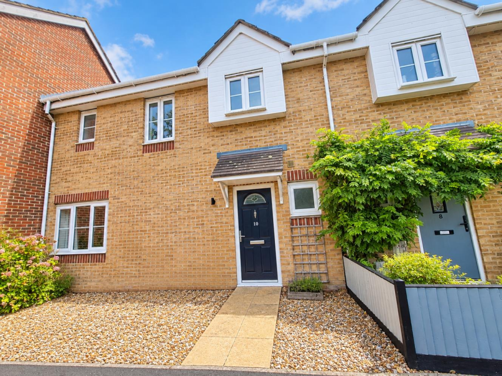 2-bed terraced on Stammer Road, Wick, Littlehampton, £275,000