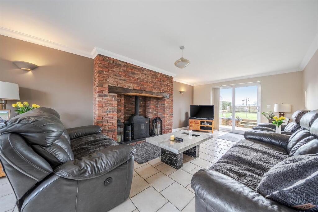 Rhewl Lane, SY10 7AS photo 3
