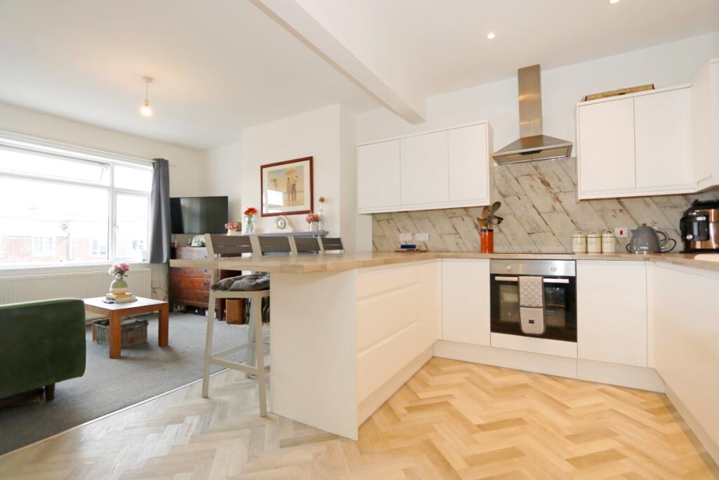 Main image of property: London Road, Hadleigh, Essex