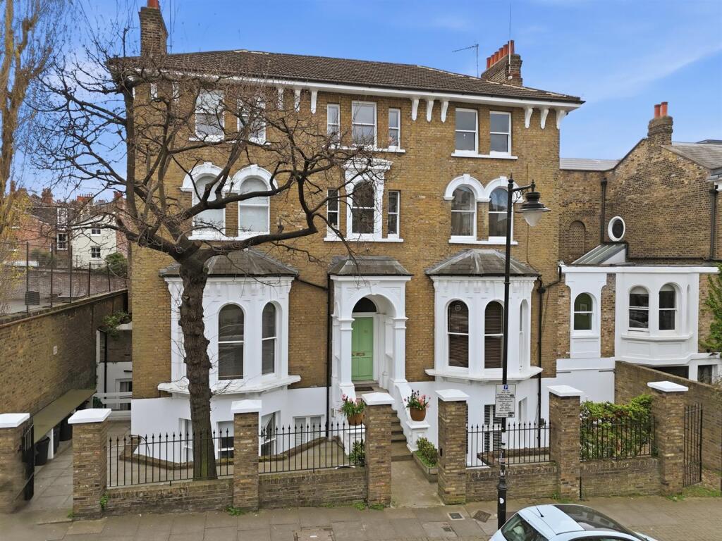 Main image of property: Highbury Hill, N5 1AL