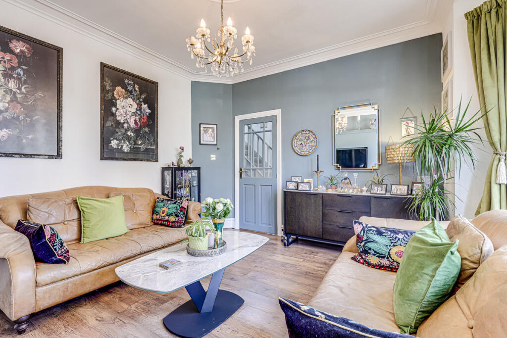 House in Southend-on-Sea - View 4