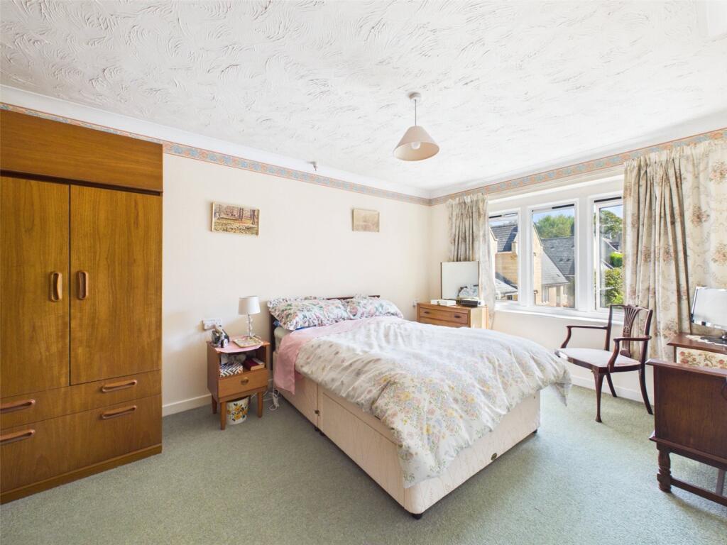 House in Gloucester - View 5