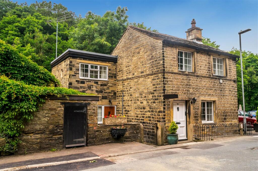 3-bed house on Thunderbridge Lane, Kirkburton, HD8, £330,000