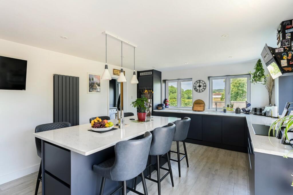Churchfield Way, Wye, Ashford, Kent, TN25 photo 3