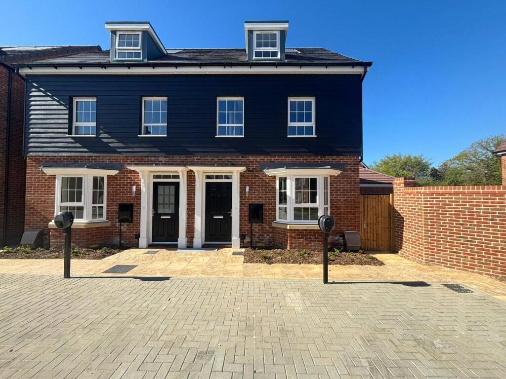 Main image of property: Farmers Road, Finchwood Park, Wokingham, RG40