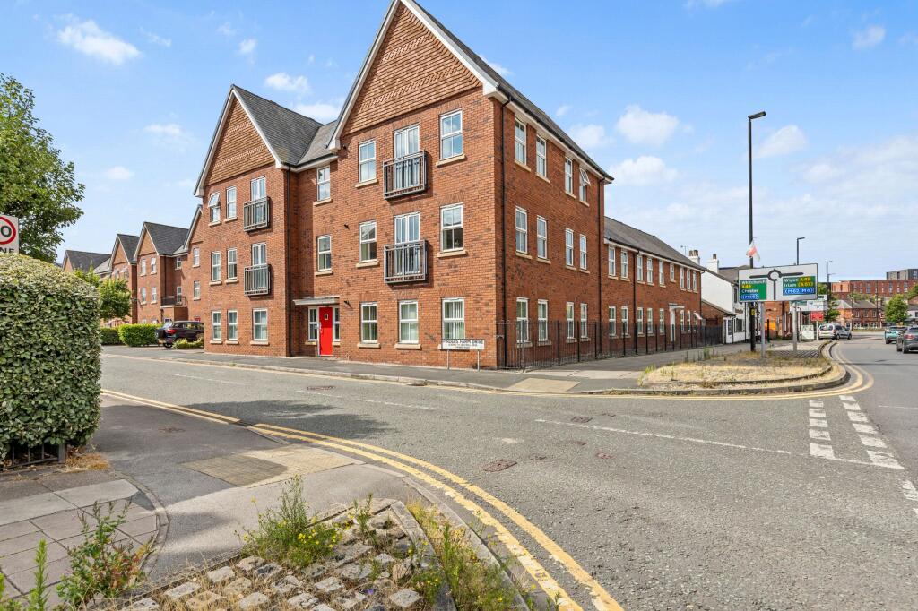 Main image of property: Pinders Farm Drive, Warrington, WA1