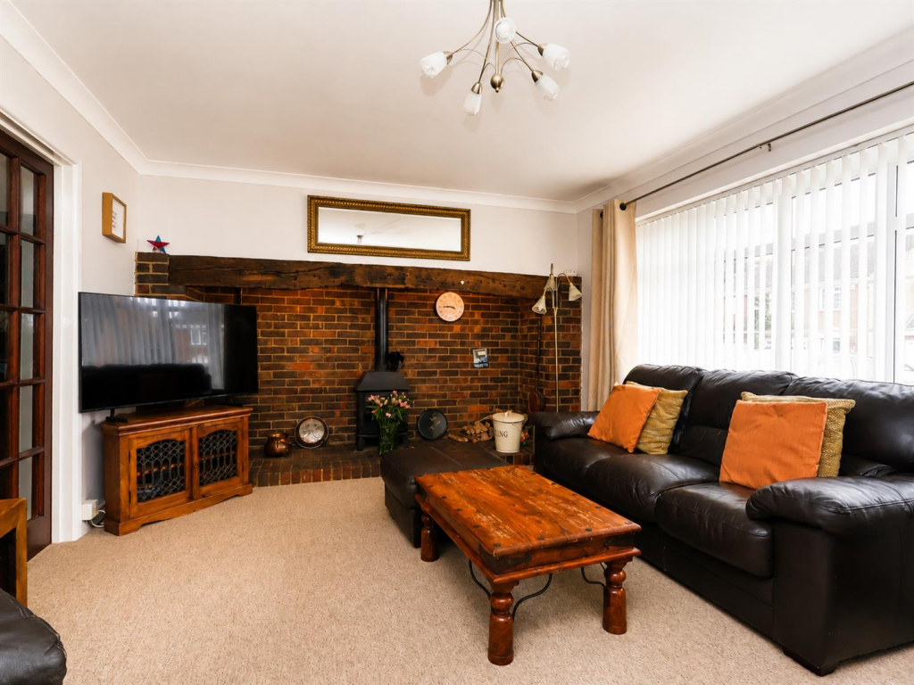 Mowbray Drive, Leighton Buzzard photo 4
