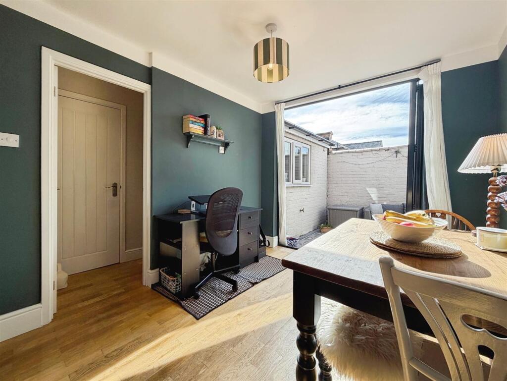 House in Warwick, Royal Leamington Spa - View 4