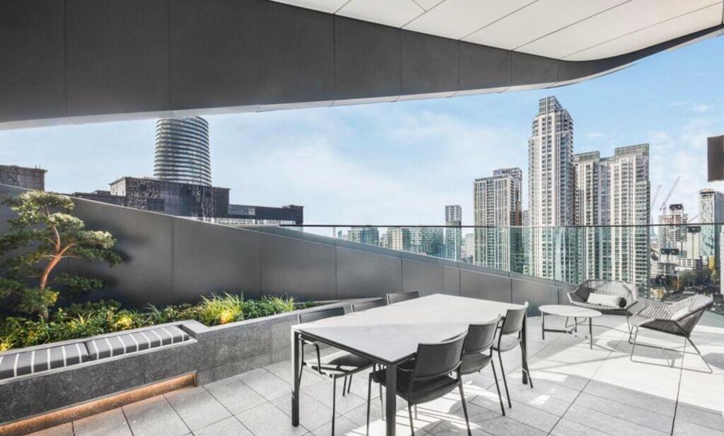 Main image of property: Marsh Wall, Amory Tower, E14