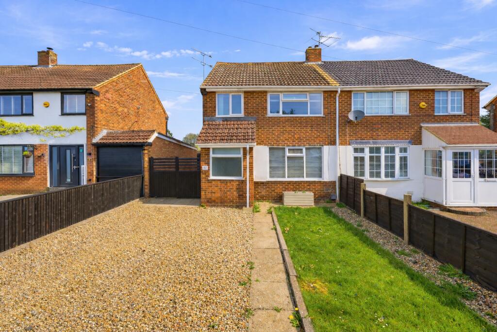 Main image of property: Elm Avenue, Caddington, Luton, Bedfordshire, LU1