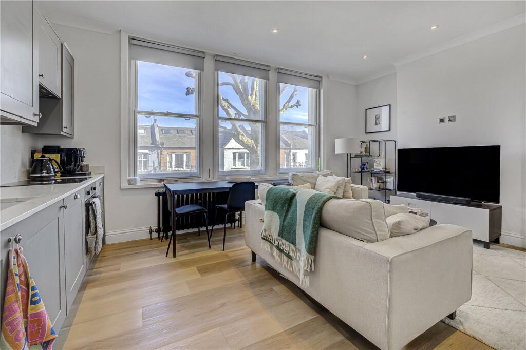 Apartment in London - View 5